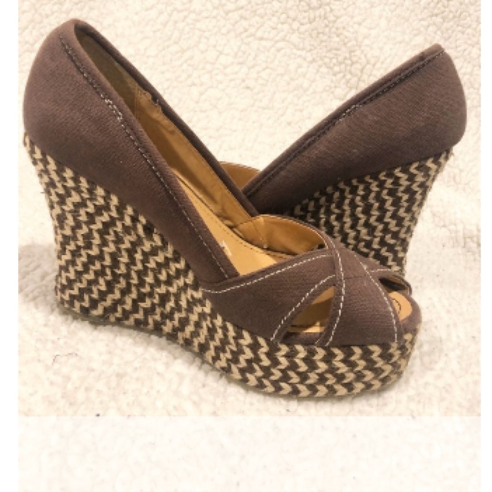 Wet Seal braided heel peep toe wedges. NWOB. Super cute and fun for summer peep